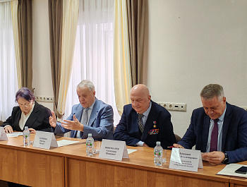С участием членов Молодежного совета при Уполномоченном состоялся  круглый стол  «Диалог поколений: опыт, права и взаимная поддержка»