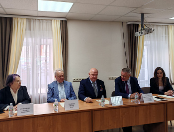 С участием членов Молодежного совета при Уполномоченном состоялся  круглый стол  «Диалог поколений: опыт, права и взаимная поддержка»