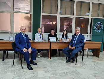 Выборы-2026. Уполномоченный побывал на избирательном  участке, начавшем работу в рамках досрочного голосования